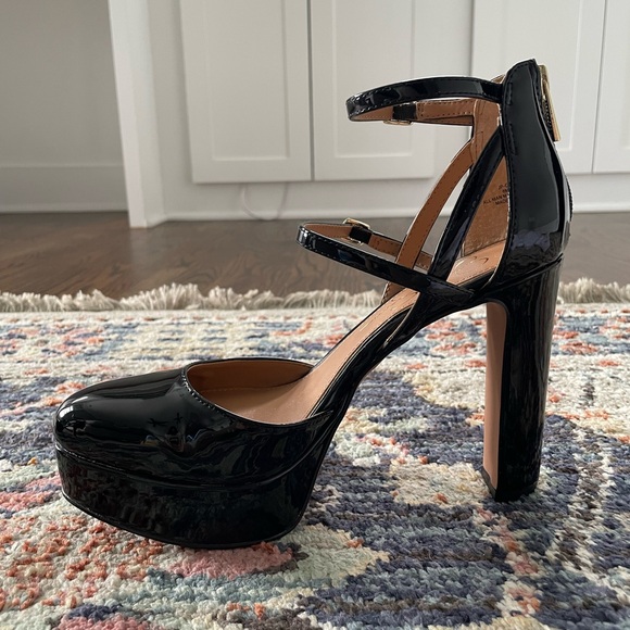 Jessica Simpson Black Platform Heels - Picture 4 of 7